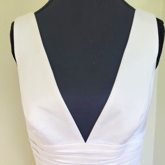 DB Tea-Length A-Line Dress Size 8/9- Elegant White Sleeveless Dress W/Pockets - Picture 3 of 8